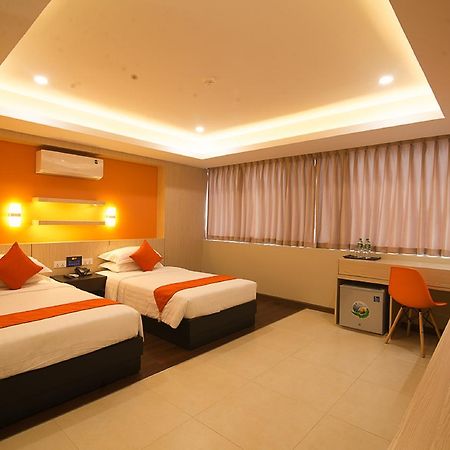 Eastern Hotel Rangun Kültér fotó